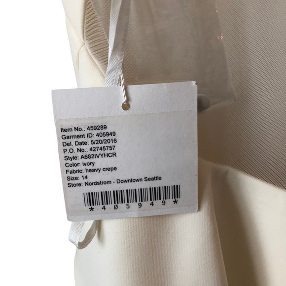 Amsale Demi Silk Crepe Sheer Back Button Ivory Wedding Gown in Size 14 - Picture 10 of 10